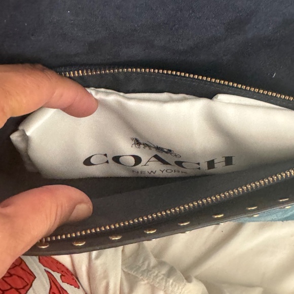 New - Picture 3 of 4